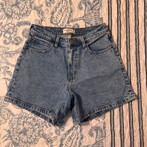 Abercrombie Dad Shorts - High rise